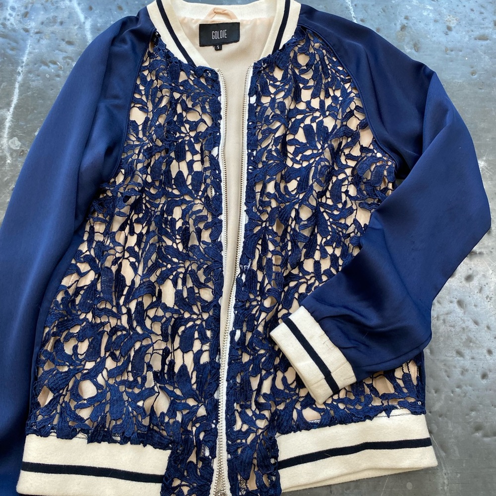Super Cute Jacket True To Size Woman’s Small